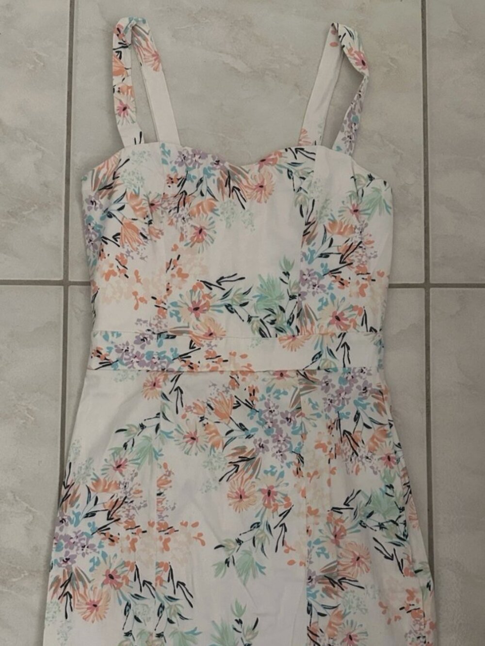 Charlotte Russe Women’s White Floral Sleeveless Dress Colorful Print in Medium